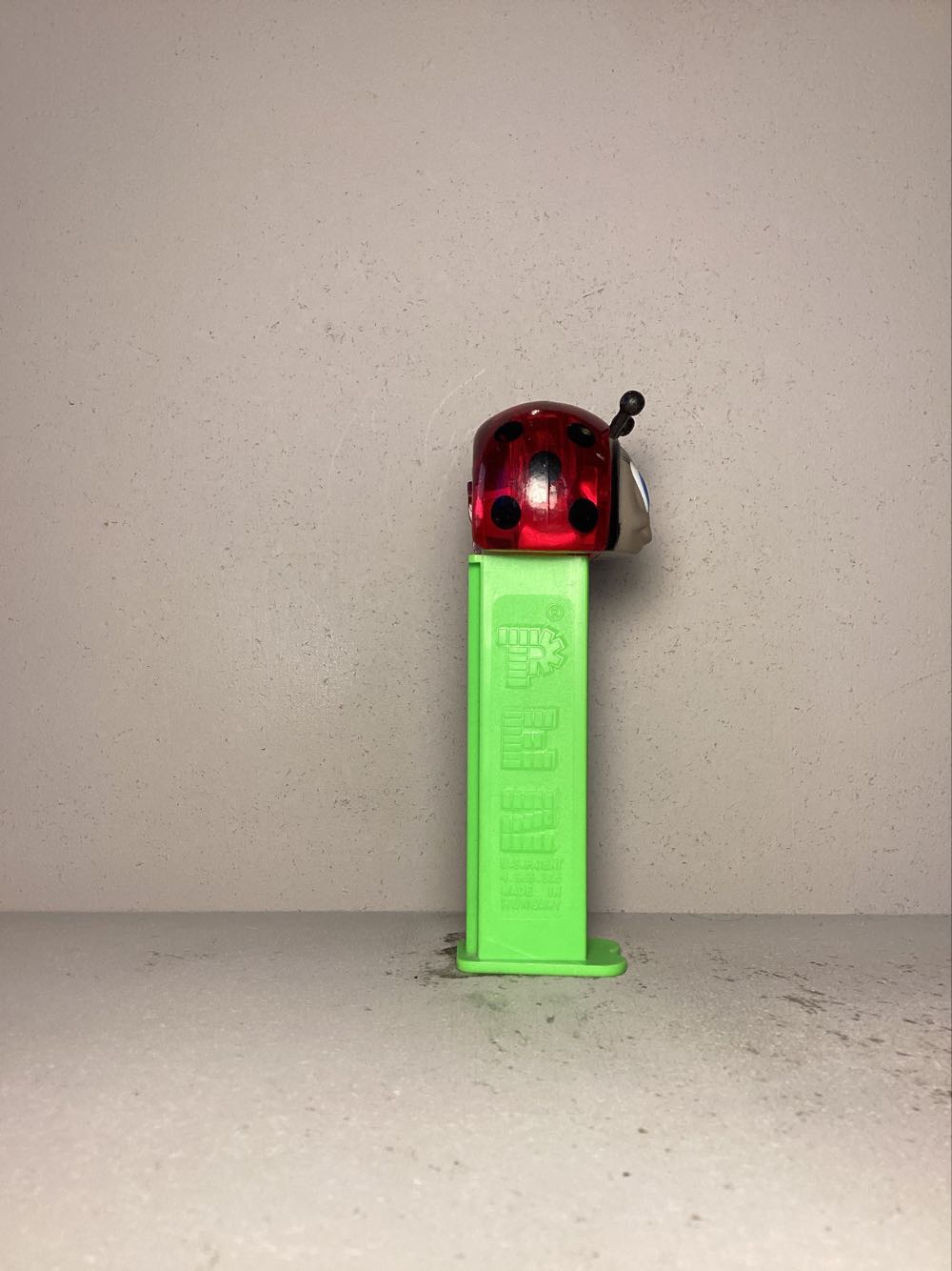 Bugz - Licenced Characters pez collectible - Main Image 2