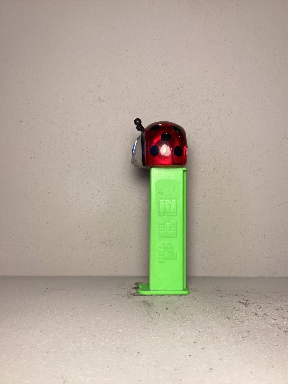 Bugz - Licenced Characters pez collectible - Main Image 4