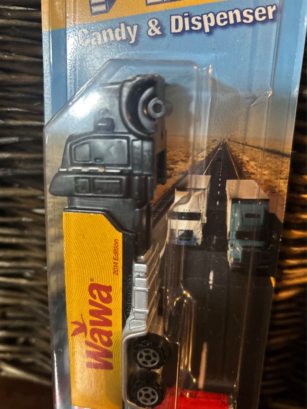 Truck - Wawa 2014 (Error) - Rigs pez collectible - Main Image 2