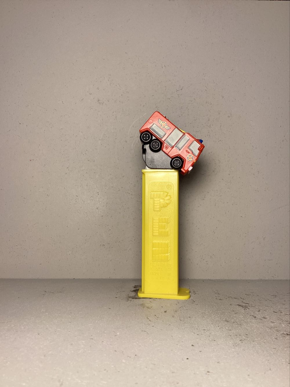 Sam The Fireman - Licenced Characters pez collectible - Main Image 2