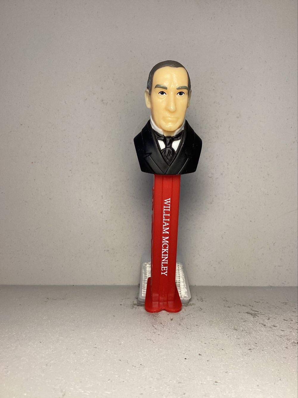 Body Parts Knight With Dispenser