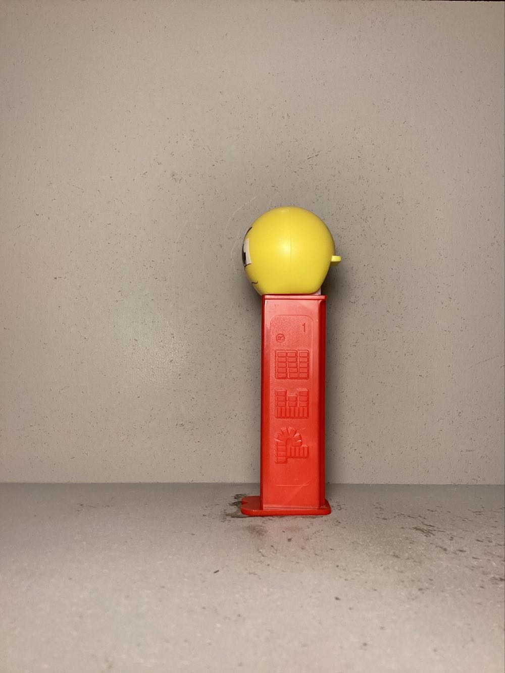 Emoticons (Non-USA) / Emoji (USA) - Licenced Characters pez collectible - Main Image 4