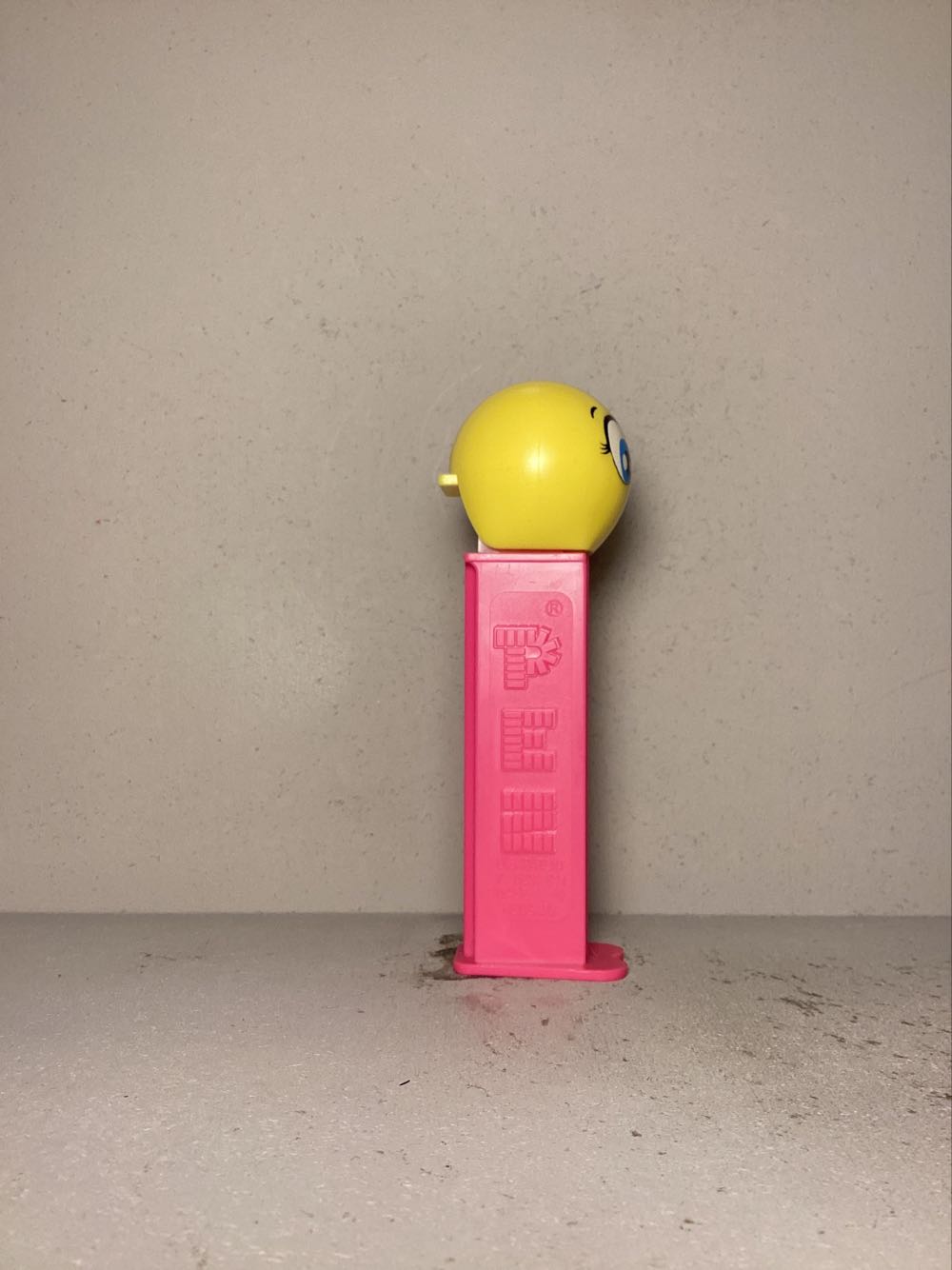 Emoticons (Non-USA) / Emoji (USA) - Licenced Characters pez collectible - Main Image 2