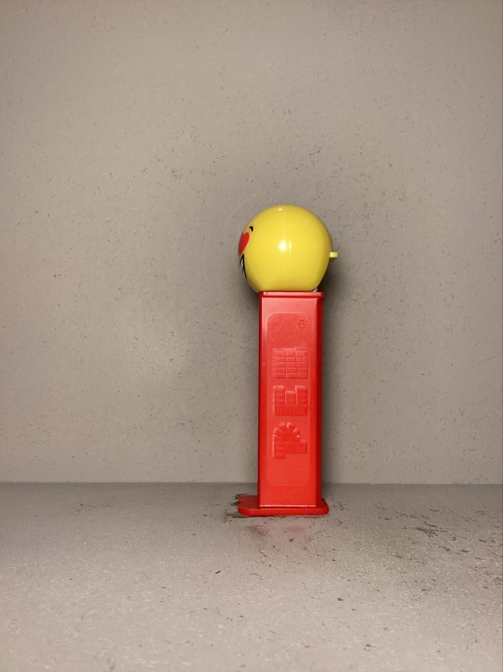 Emoticons (Non-USA) / Emoji (USA) - Licenced Characters pez collectible - Main Image 4