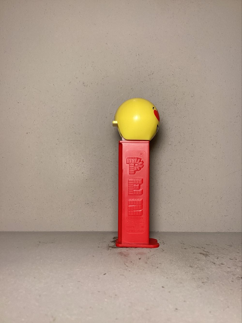 Emoticons (Non-USA) / Emoji (USA) - Licenced Characters pez collectible - Main Image 2