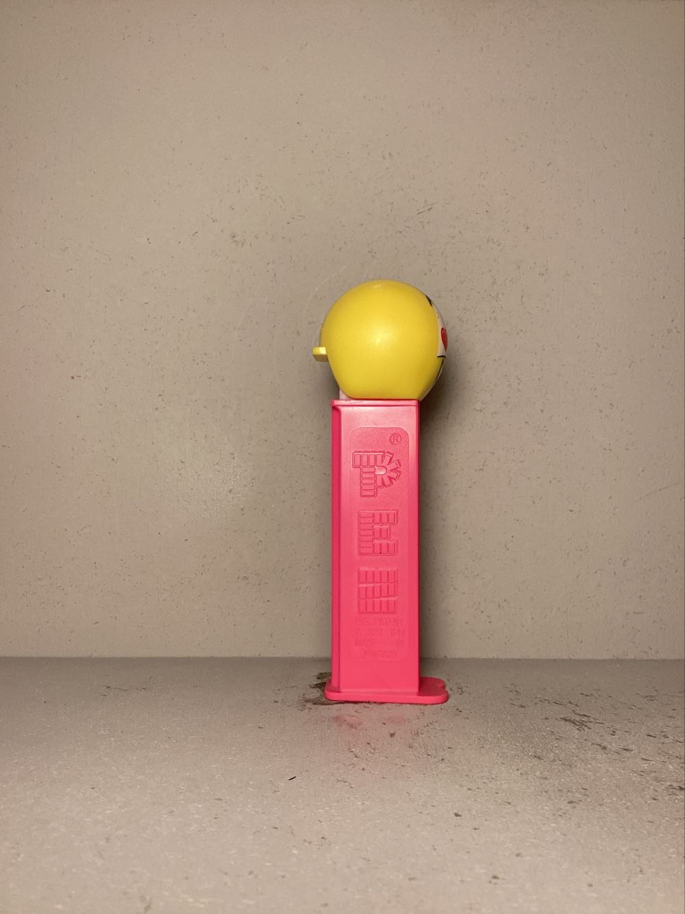 Emoticons (Non-USA) / Emoji (USA) - Licenced Characters pez collectible - Main Image 2