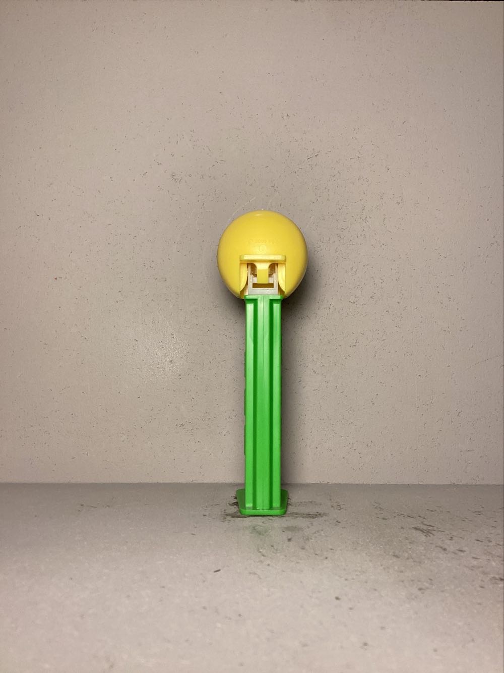 Emoticons (Non-USA) / Emoji (USA) - Licenced Characters pez collectible - Main Image 3