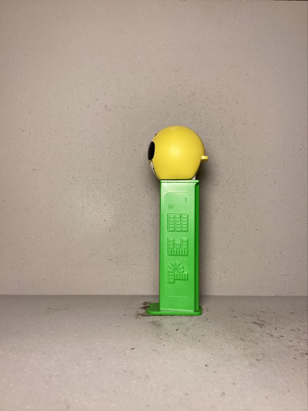 Emoticons (Non-USA) / Emoji (USA) - Licenced Characters pez collectible - Main Image 4