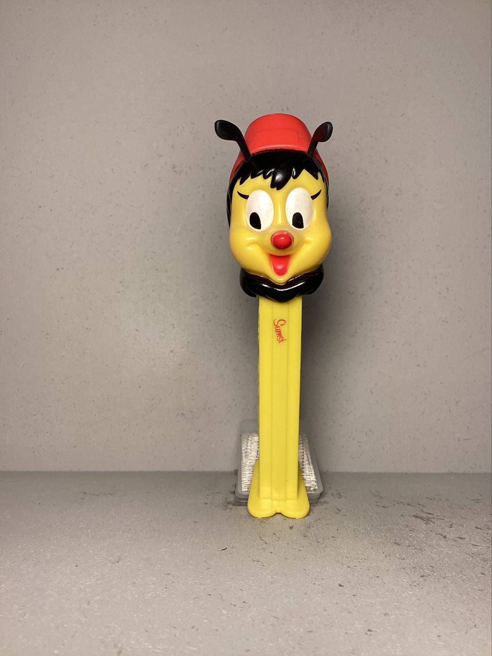 PEZ Exclusive - Presenter Girl - Classic Peppermint (Medium Skin)