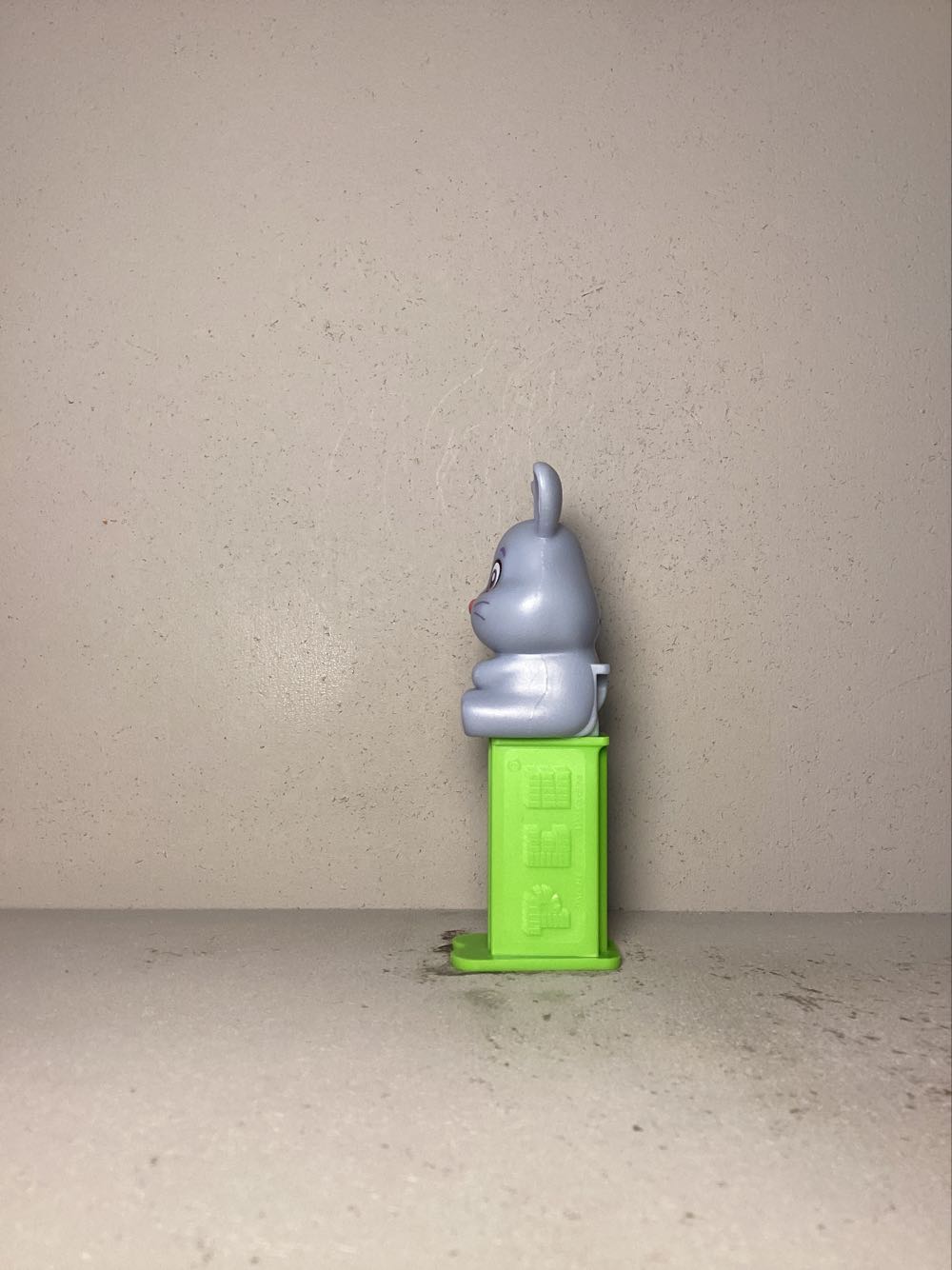 Easter- Easter Bunny G, Sitting Legs Forward - Holiday pez collectible - Main Image 4