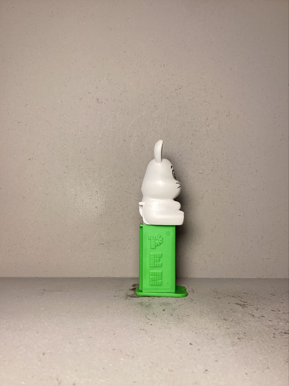 Easter- Easter Bunny G, Sitting Legs Forward - Holiday pez collectible - Main Image 2