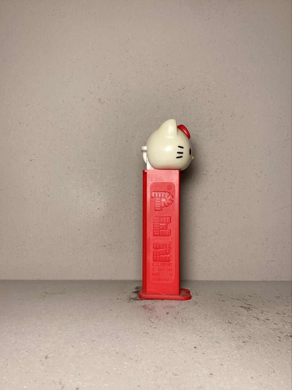 Licensed Characters- Hello Kitty - Licenced Characters pez collectible - Main Image 2