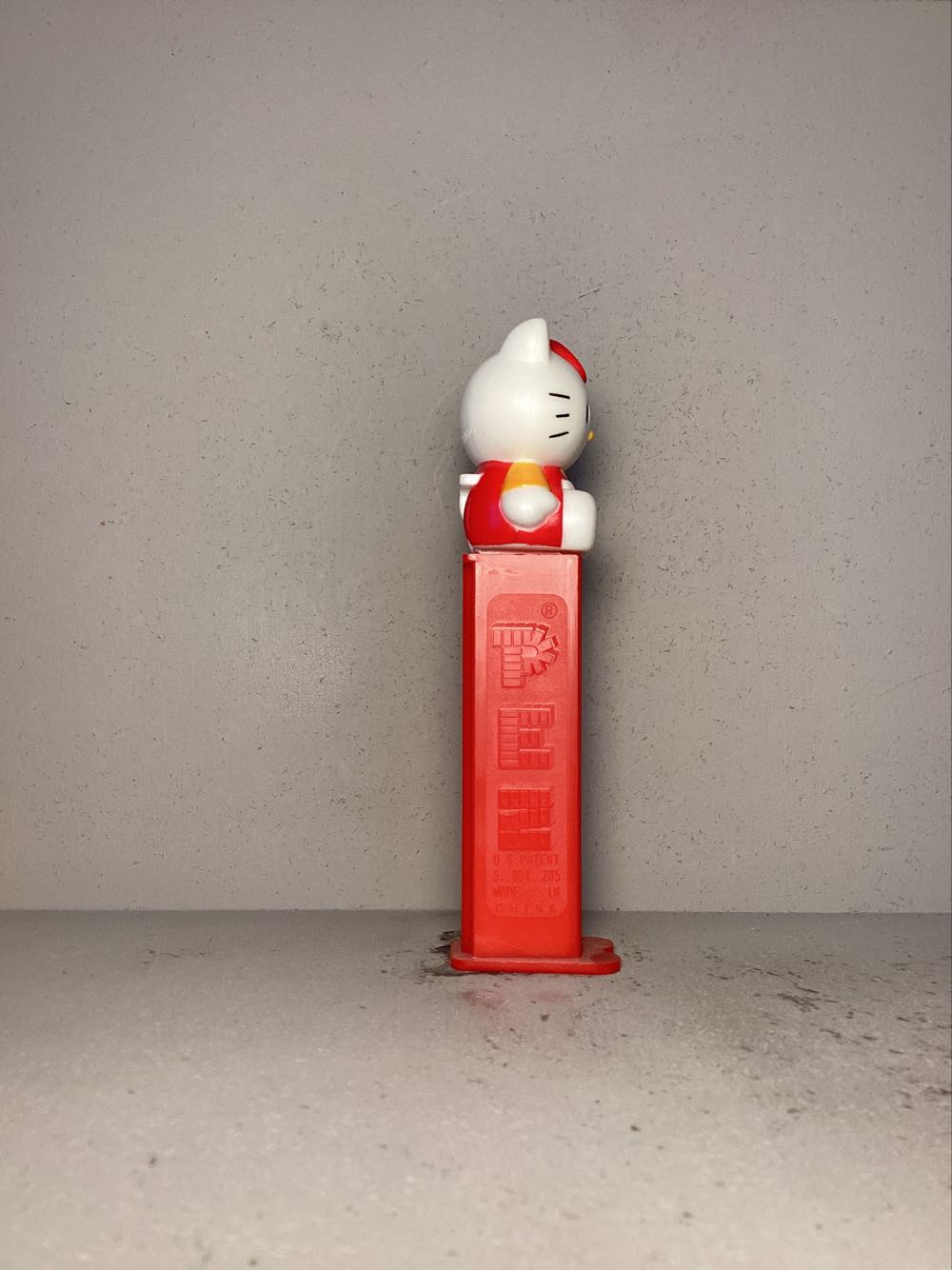 Licensed Characters- Hello Kitty- Full Body - Licenced Characters pez collectible - Main Image 2