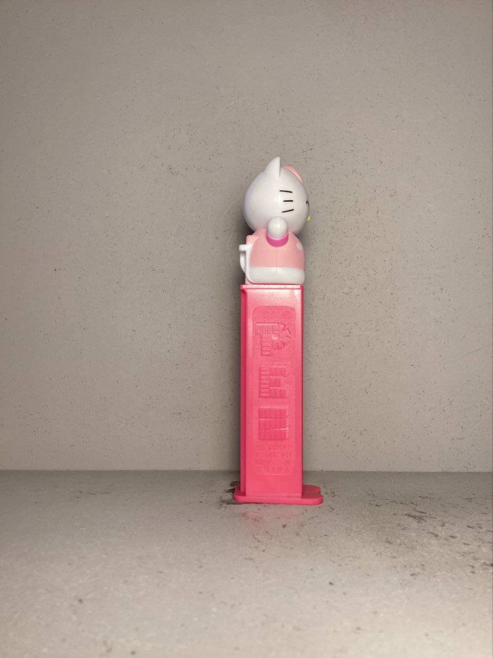 Hello Kitty Full Body On Stem - Hello Kitty pez collectible - Main Image 2