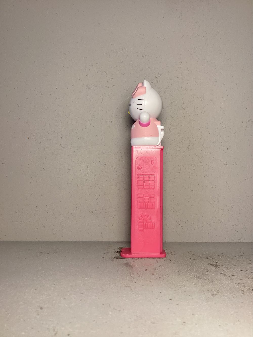 Hello Kitty Full Body On Stem - Hello Kitty pez collectible - Main Image 4