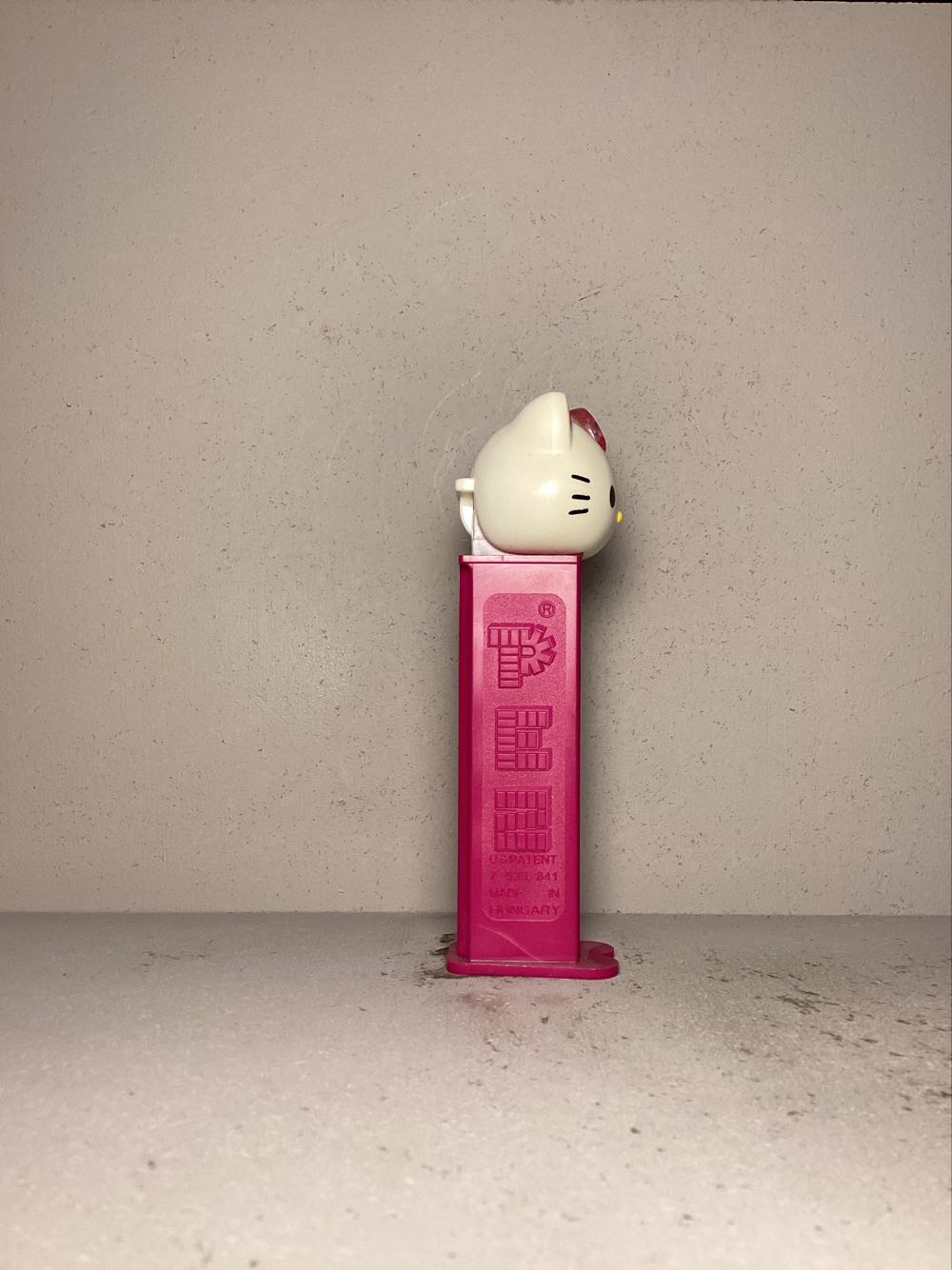 Licensed Characters- Hello Kitty - Licenced Characters pez collectible - Main Image 2