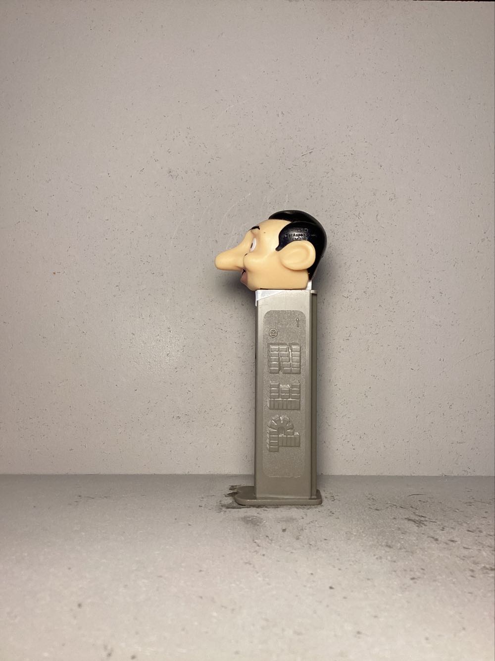 Mr. Bean - Licenced Characters pez collectible - Main Image 4