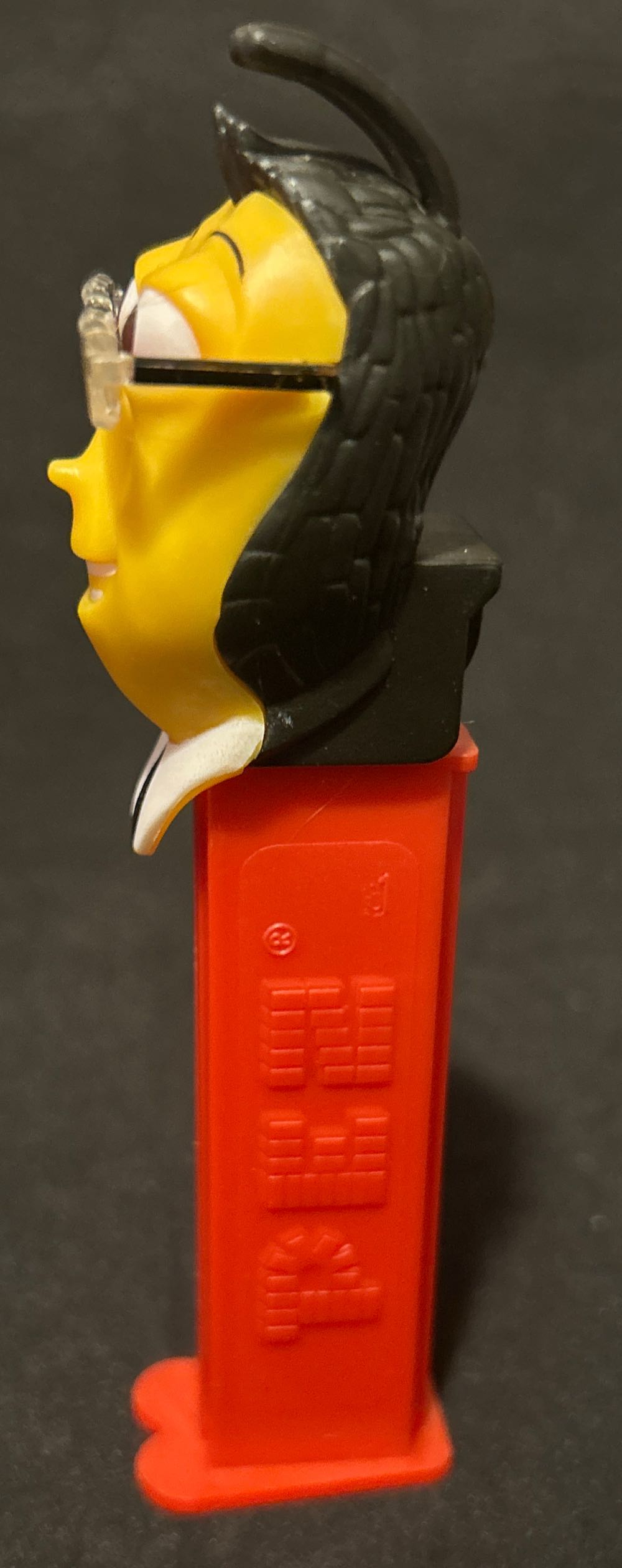 Bee Movie - Adam - Animated Movies pez collectible - Main Image 3