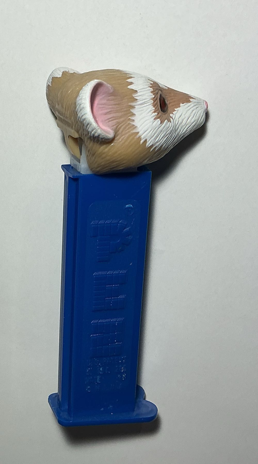Golden Compass-Pantalaimon - MOVIE AND SERIES pez collectible - Main Image 2