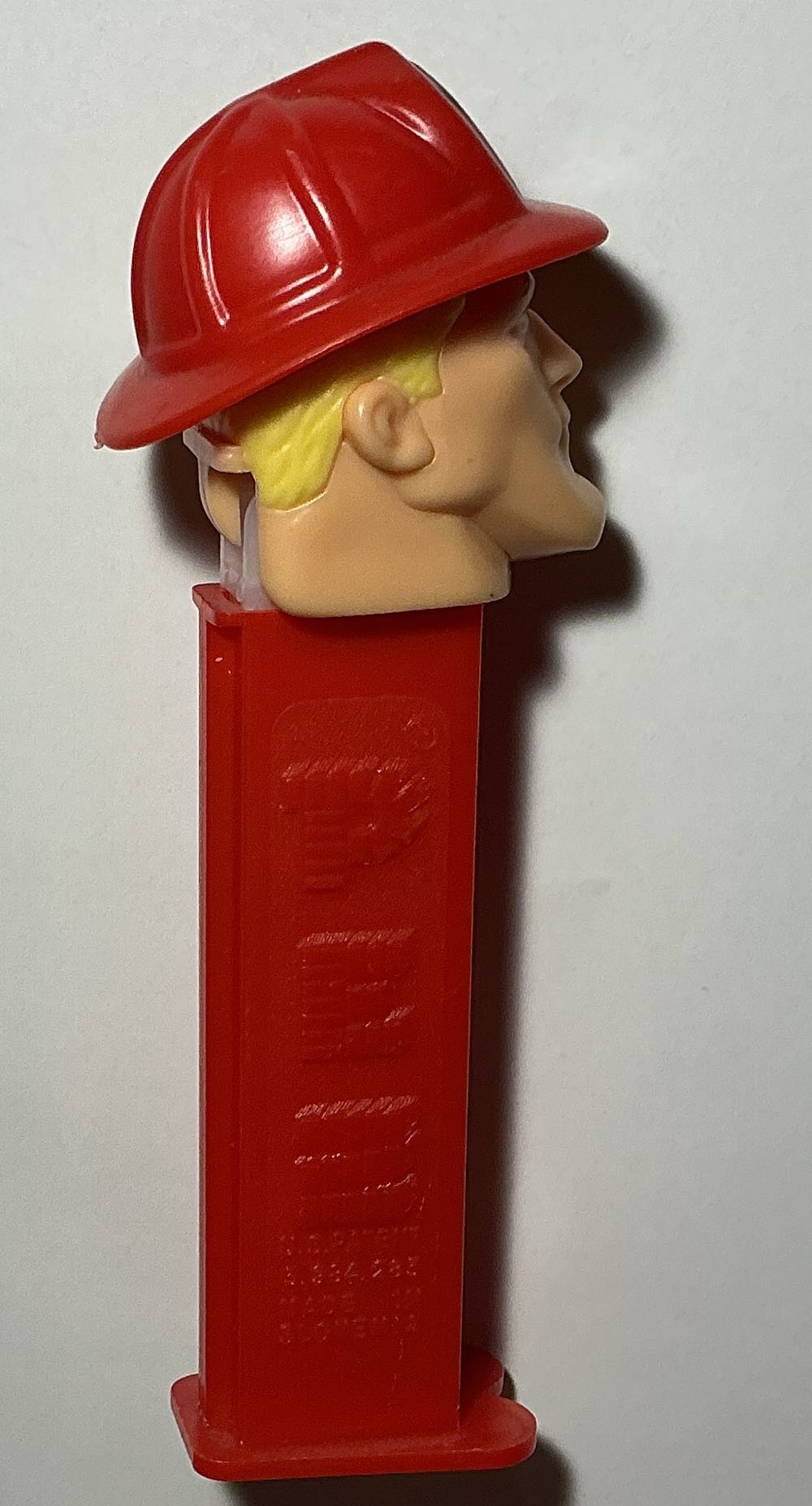 Emergency Heros-Fred The Fireman - Emergency Heros pez collectible - Main Image 2