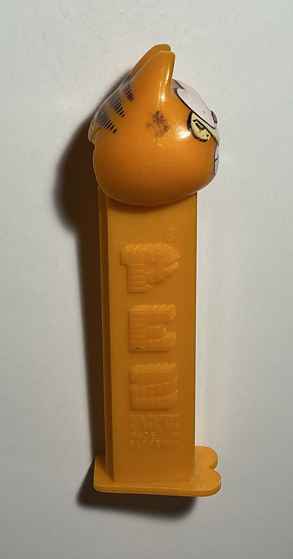Garfield Series A-Garfield Grinning - ANIMATED MOVIE AND SERIES pez collectible - Main Image 2