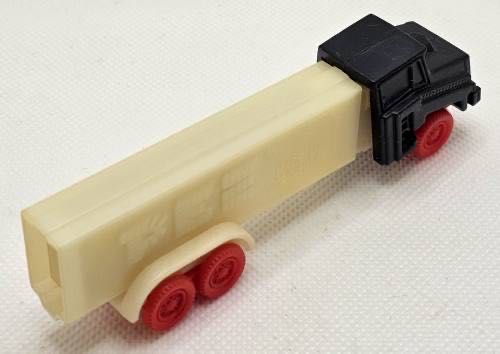 Misfit Truck - R2 Black Cab Red Wheels GITD Stem - Trucks pez collectible - Main Image 2