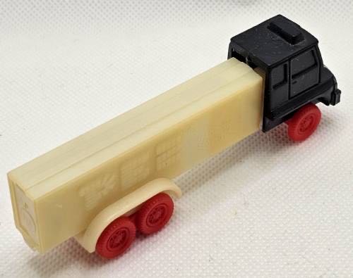 Misfit Truck - R3 Black Cab Red Wheels GITD Stem - Trucks pez collectible - Main Image 2