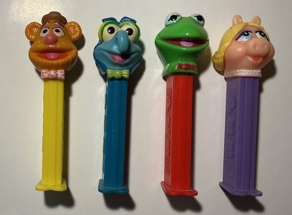 Muppets-Gonzo JHP - ANIMATED MOVIE AND SERIES pez collectible - Main Image 3
