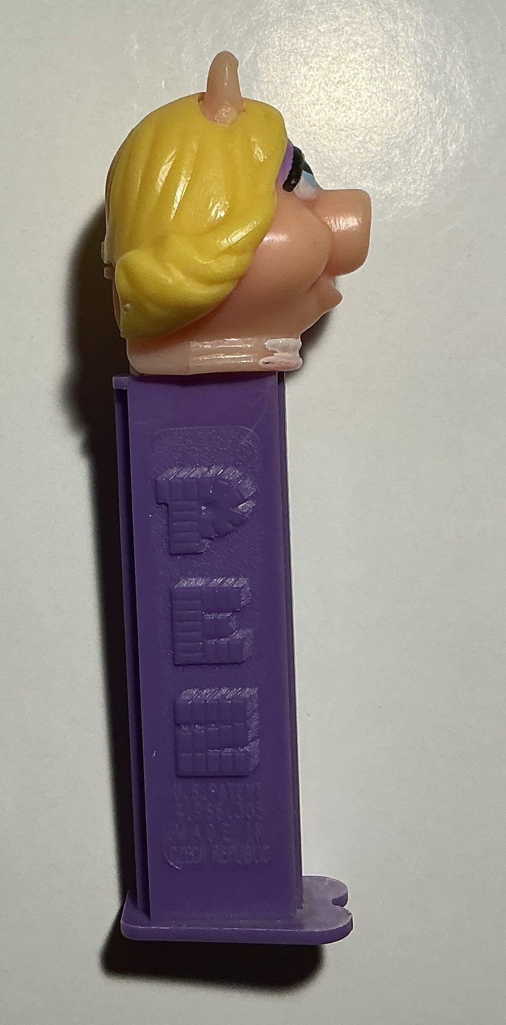Muppets-Miss Piggy JHP - ANIMATED MOVIE AND SERIES pez collectible - Main Image 2