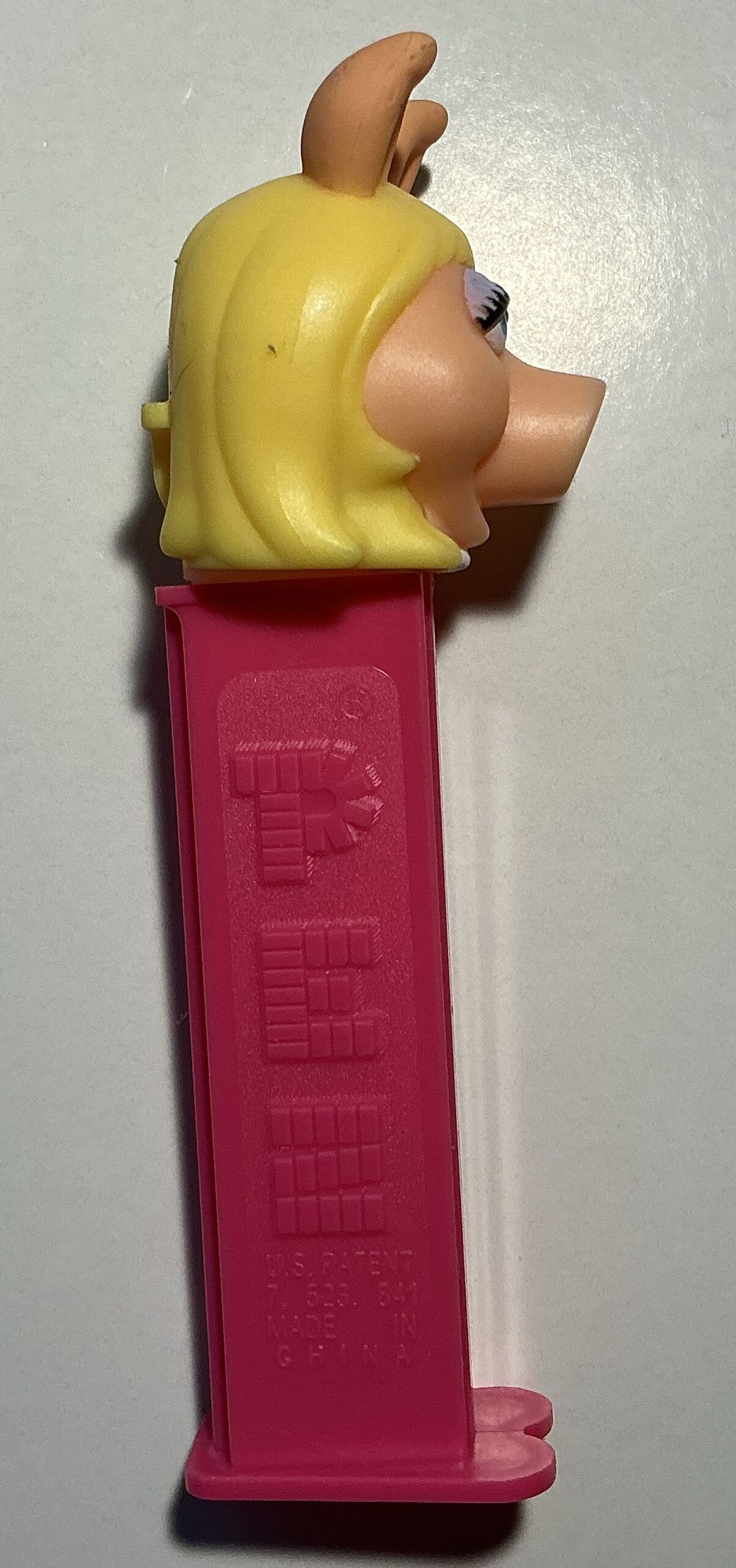 Muppets-Miss Piggy Disney - ANIMATED MOVIE AND SERIES pez collectible - Main Image 2