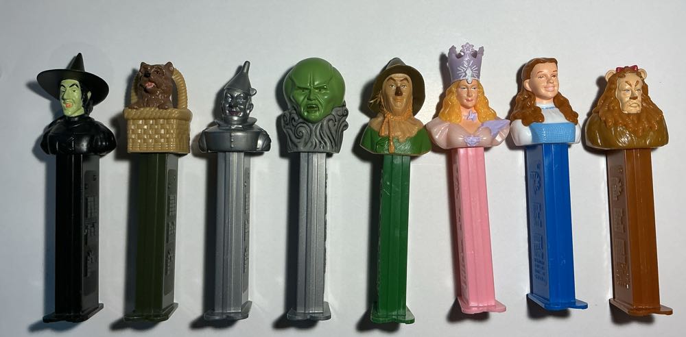 Wizard Of Oz-Glinda The Good Witch - MOVIE AND SERIES pez collectible - Main Image 3