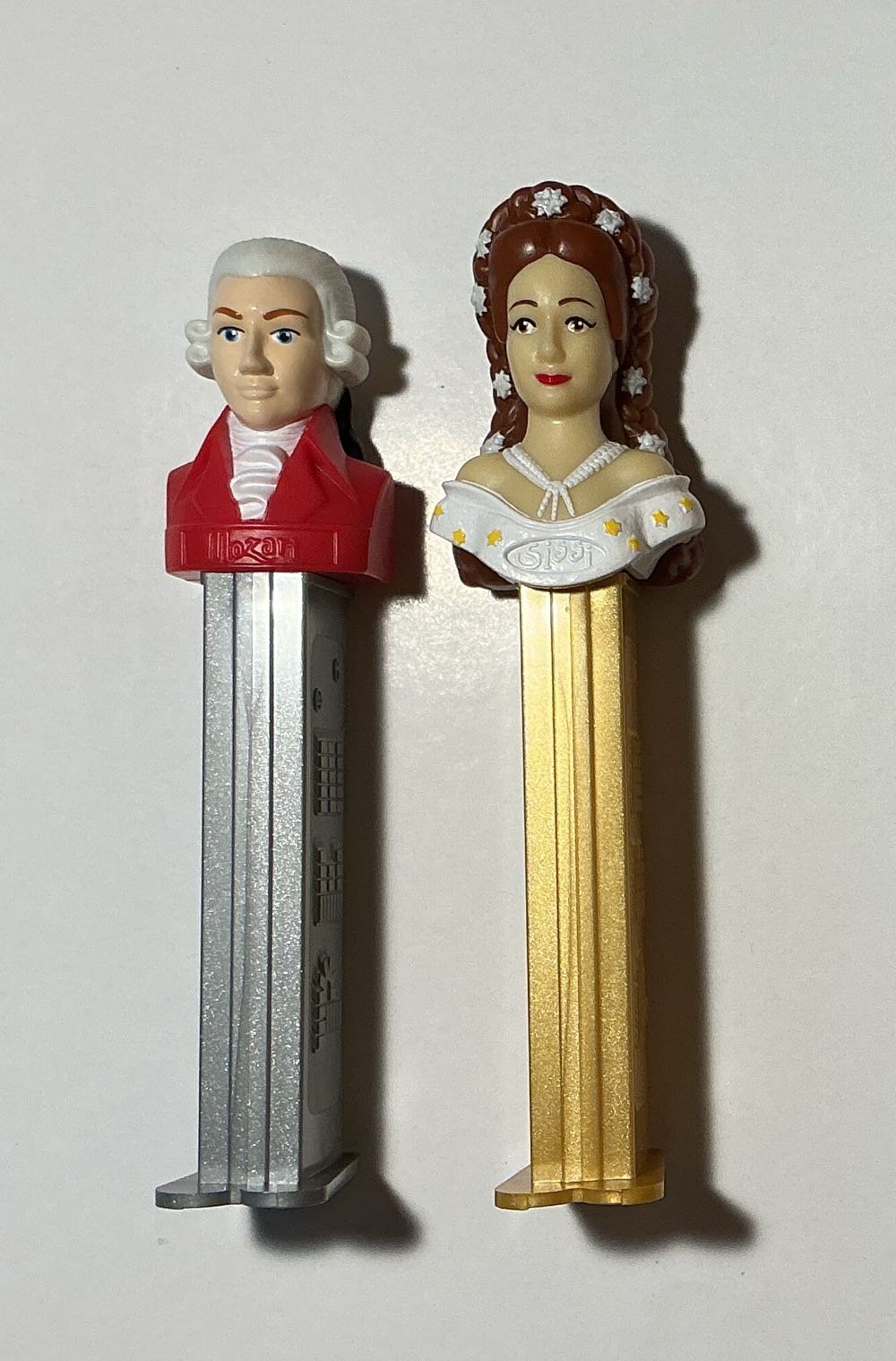 Sissi-Empress Of Austria & Queen Of Hungary - Famous People pez collectible - Main Image 3