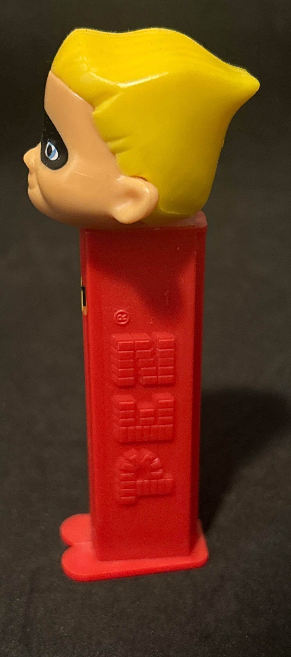 Disney - The Incredibles - Dash - Animated Movies pez collectible [Barcode 073621090033] - Main Image 3