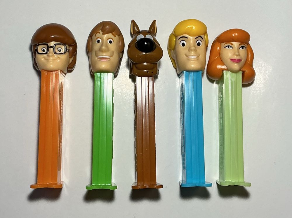 Scooby Doo-Daphne Blake - ANIMATED MOVIE AND SERIES pez collectible - Main Image 3