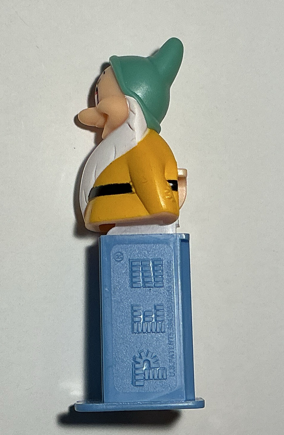 Snow White & The 7 Dwarfs-Bashful - Disney Classic pez collectible - Main Image 2