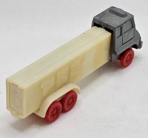 Misfit Truck - R3 Silver Cab Red Wheels GITD Stem - Trucks pez collectible - Main Image 2