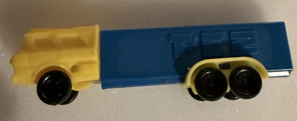 Truck - C Series - #2 - Green/blue - Trucks pez collectible - Main Image 3