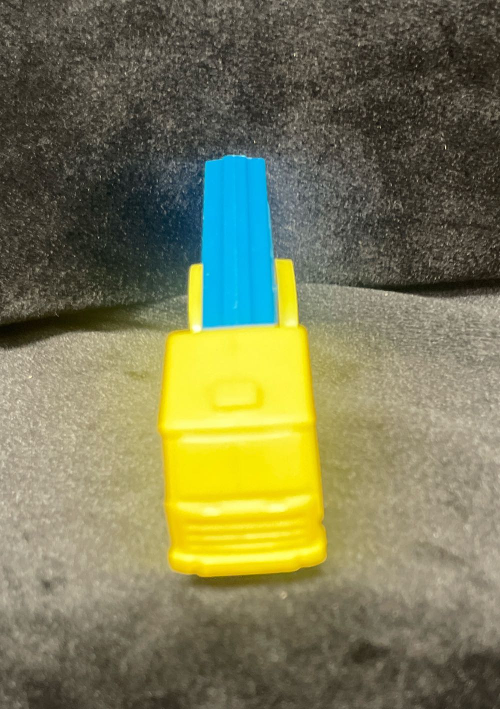 Truck -Series D - R4 - Blue With Yellow Cab  pez collectible - Main Image 2