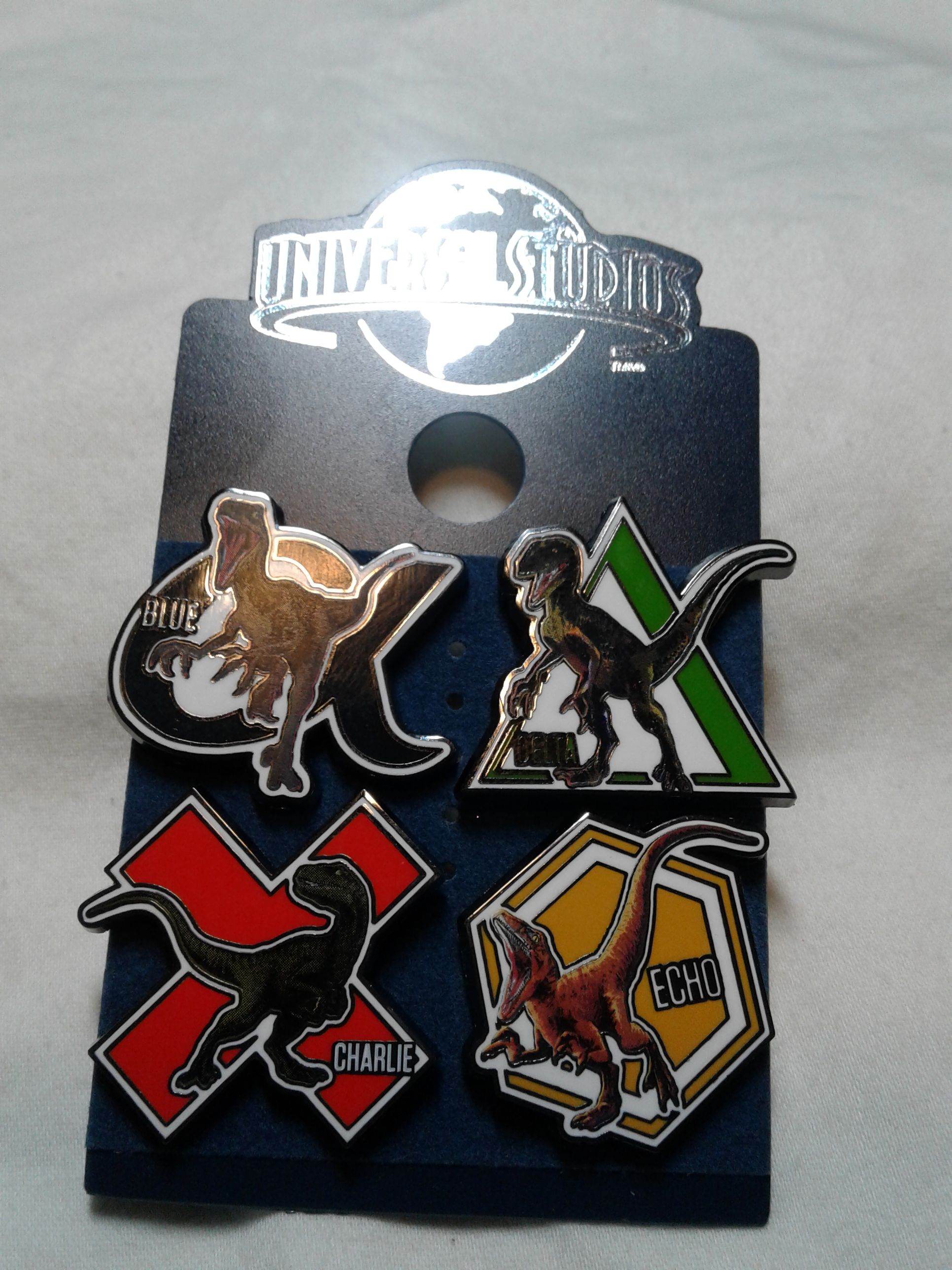 Raptor team  pin collectible [Barcode 400012919800] - Main Image 2