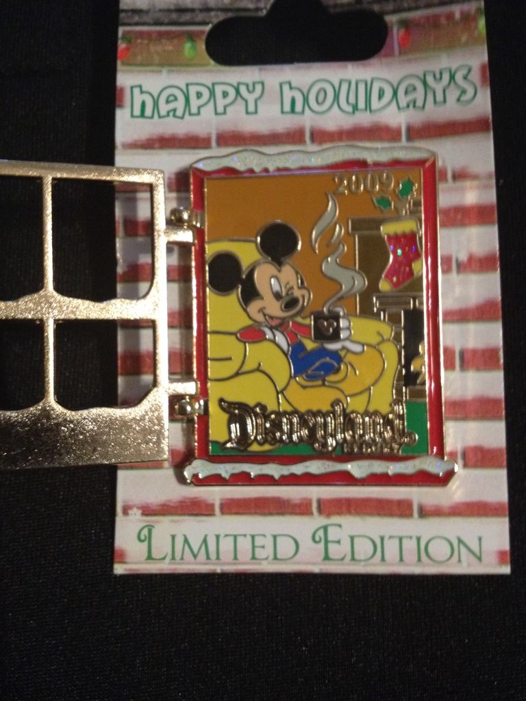 Happy Holidays (2009) Mickey Mouse- Disneyland Resort - Pin pin collectible [Barcode 400017380957] - Main Image 2