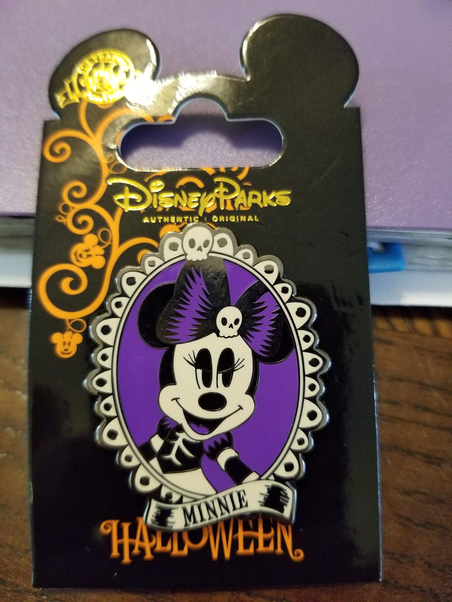 Vinylmation Mystery Pin Collection - Park #2 - Wooden Dwarfs Carving Mickey