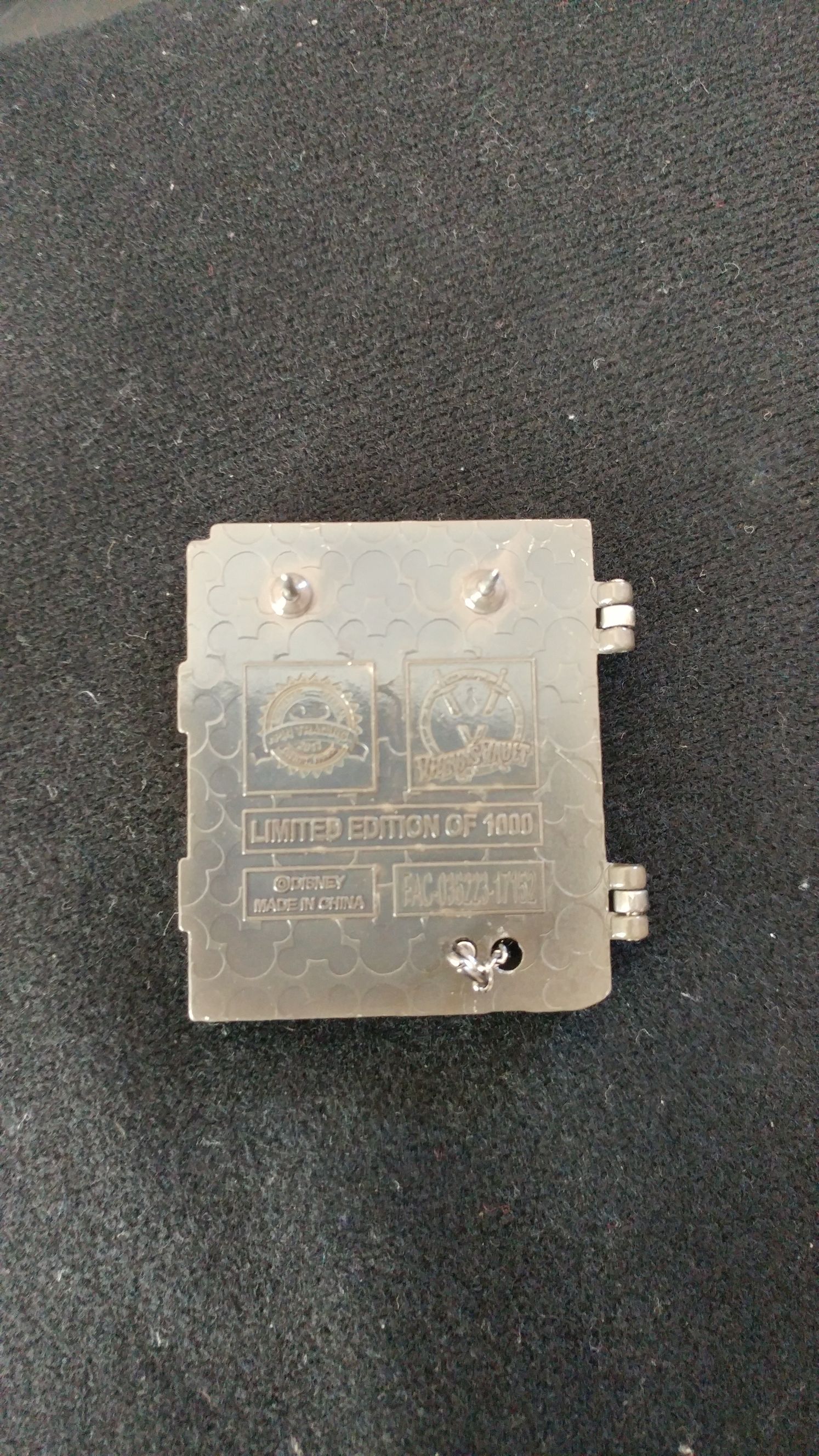 Chernabog Storybook VV17 - Disney pin collectible [Barcode 400020407368] - Main Image 2