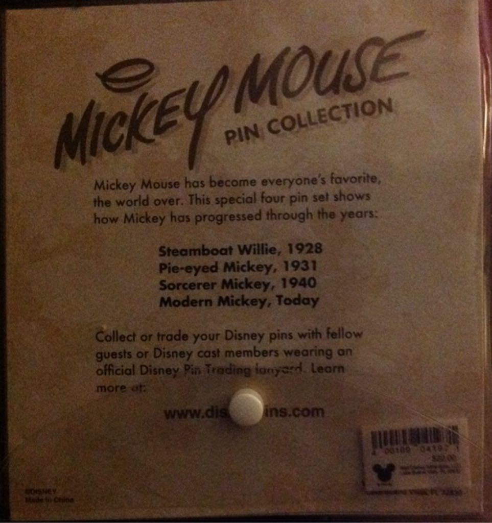 Mickey Mouse Pin Collection - Core Characters pin collectible [Barcode 400109041971] - Main Image 2