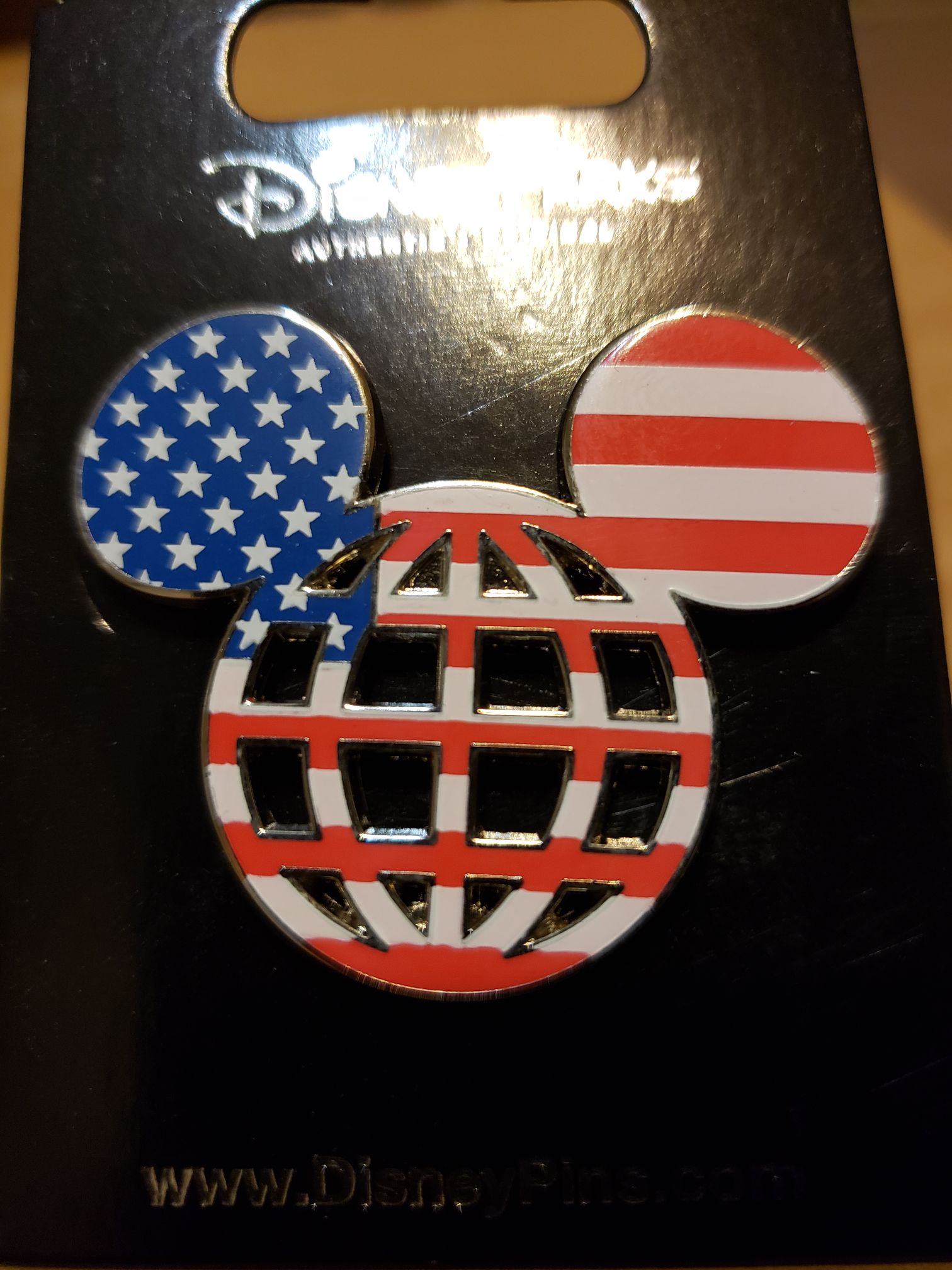 Disney Mickey flag - Pin pin collectible [Barcode 400000361208] - Main Image 1