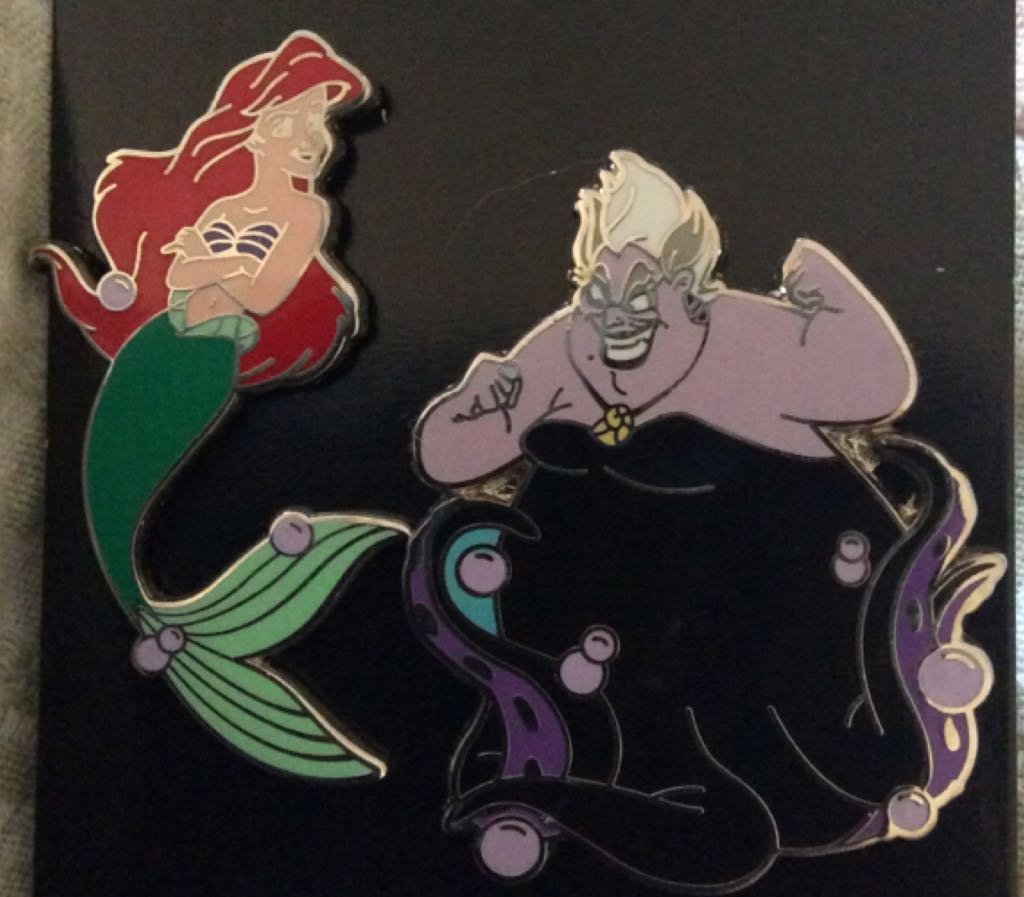 Haunted Mansion Wallpaper Bat 