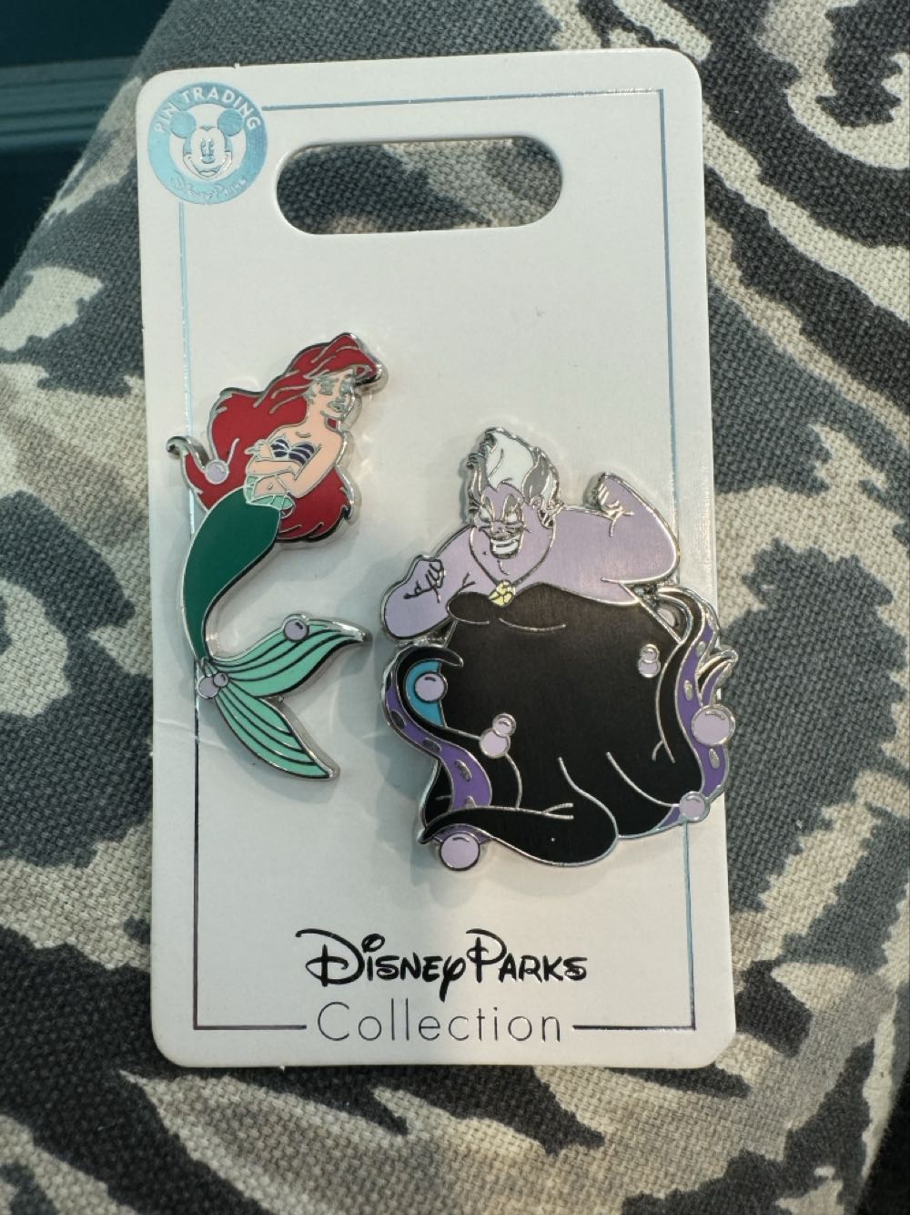 The Little Mermaid.  Ariel & Ursula Set Of 2  pin collectible [Barcode 400109421100] - Main Image 3
