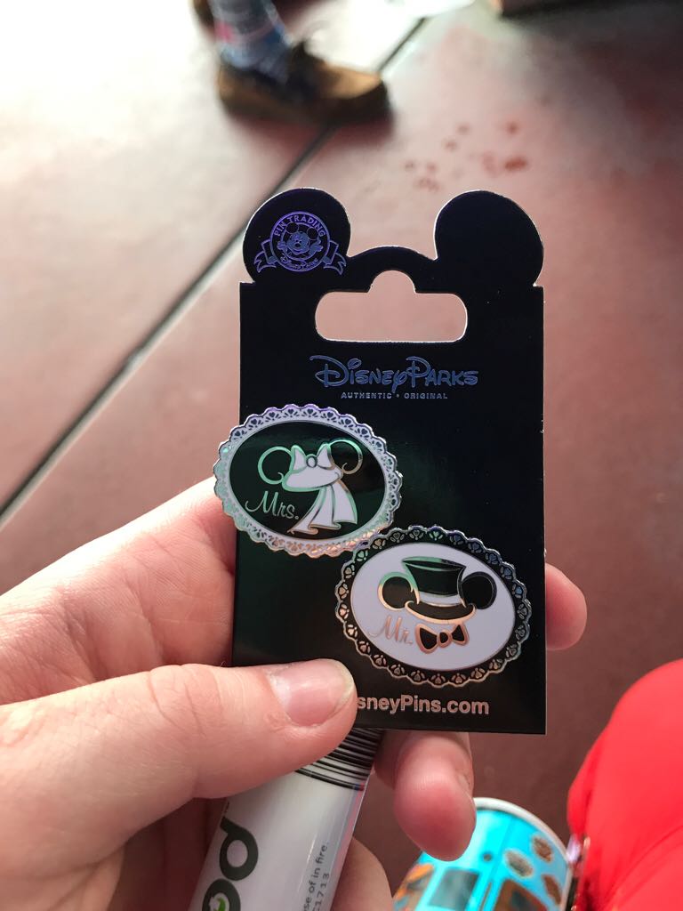 Mickey Mouse Golfing