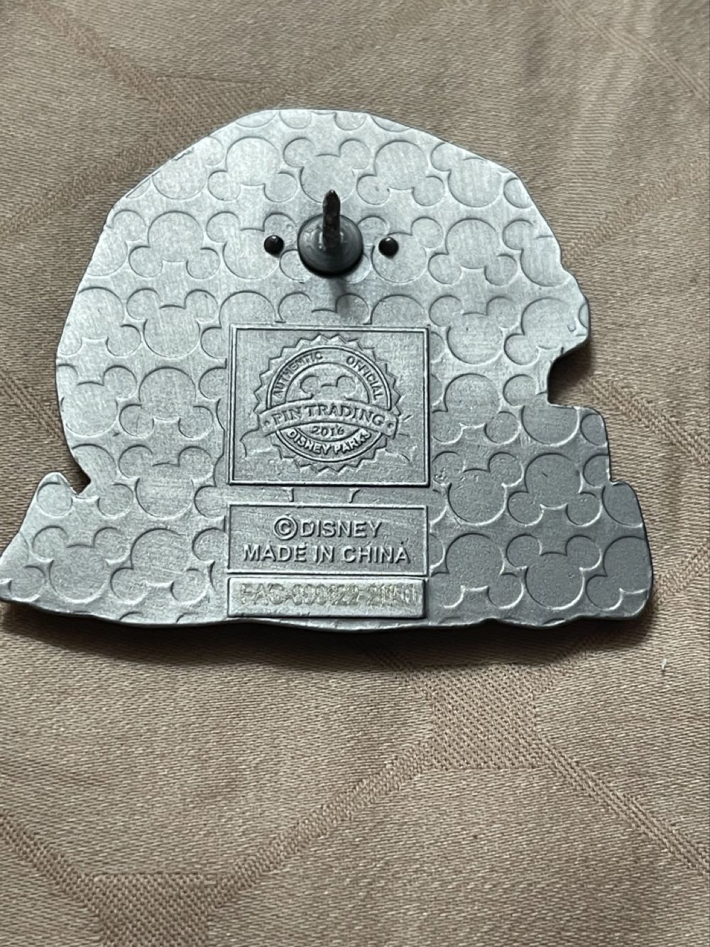 Skull Rock - Disney Parks Pin - Rack pin collectible [Barcode 400000361284] - Main Image 4