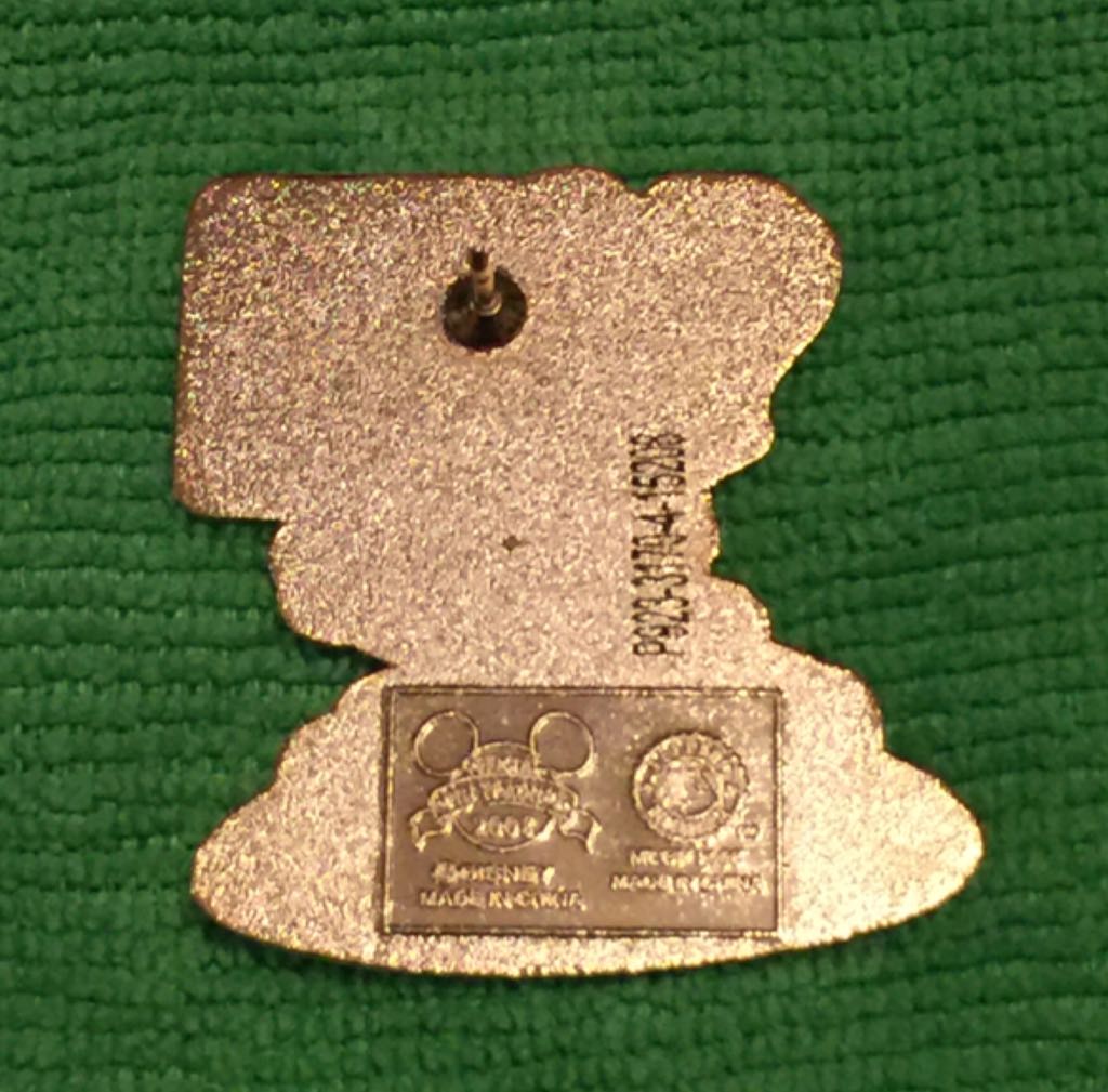 Mickey Mouse New York Yankees  pin collectible [Barcode 400109567044] - Main Image 2