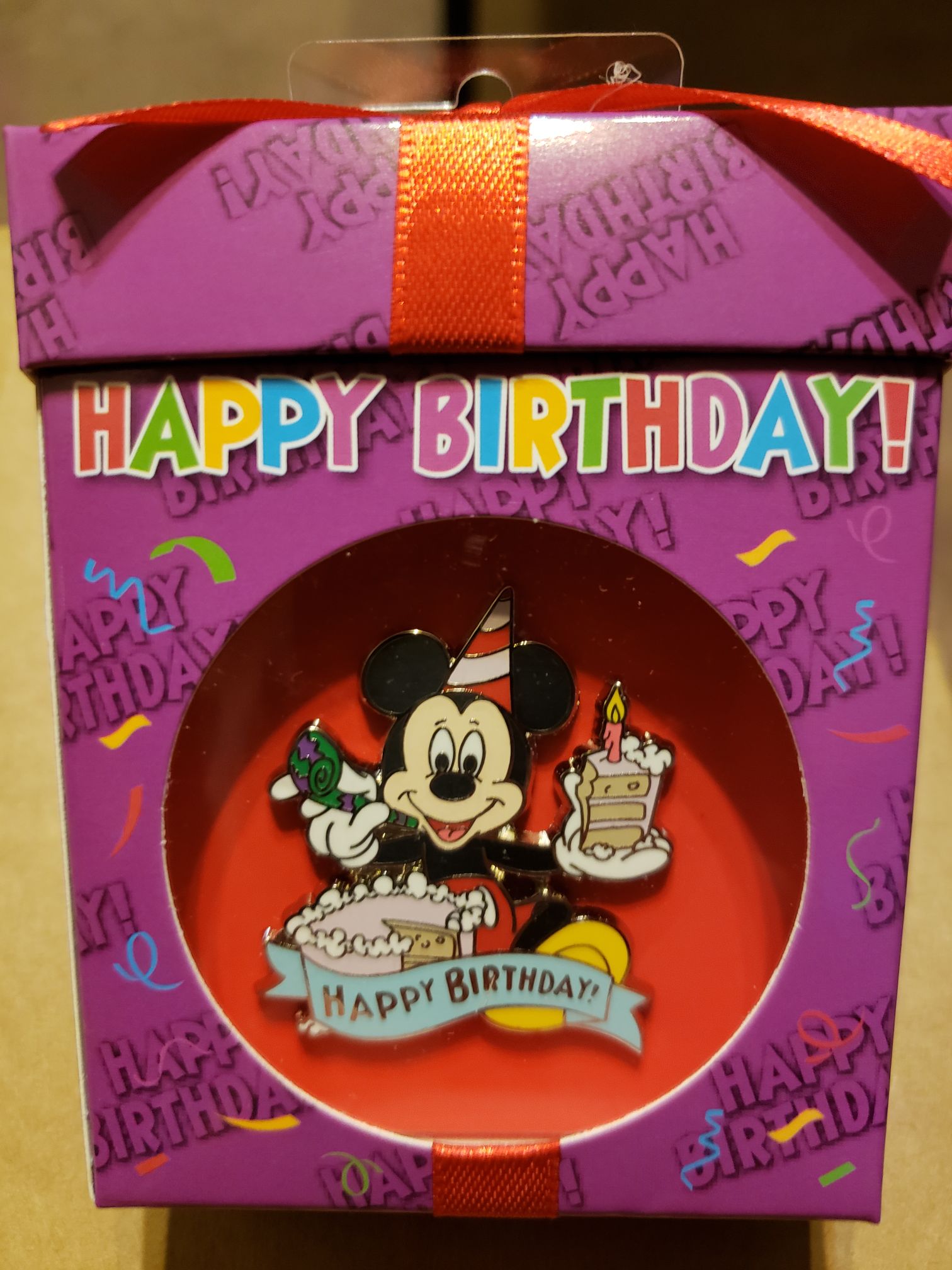 Happy Birthday Mickey  pin collectible [Barcode 400000366272] - Main Image 1